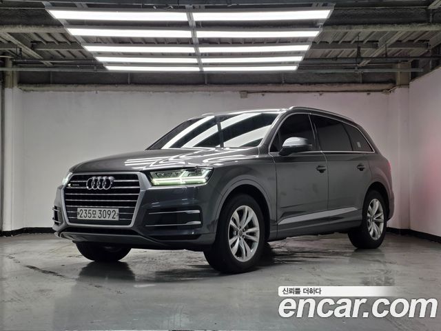 Audi Q7 45 TFSI Quattro - фото 0