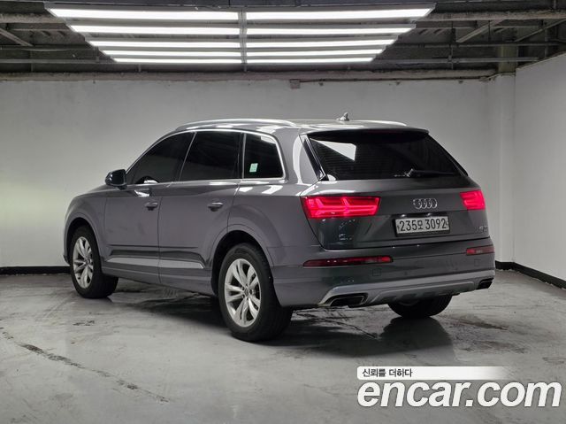 Audi Q7 45 TFSI Quattro - фото 1