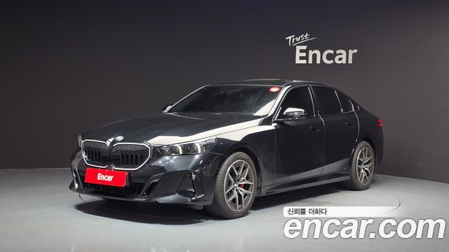 BMW 5-Series G60 520i Special Edition - фото 0