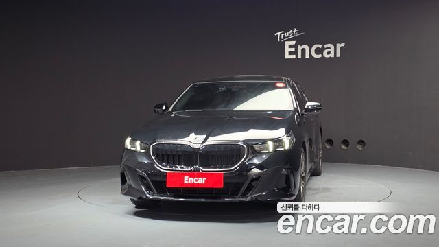 BMW 5-Series G60 520i Special Edition - фото 2