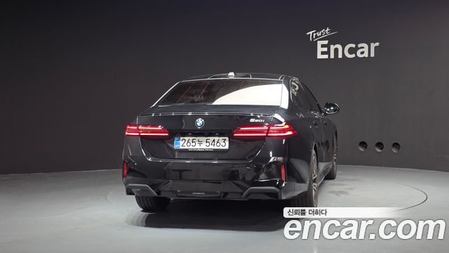 BMW 5-Series G60 520i Special Edition - фото 3