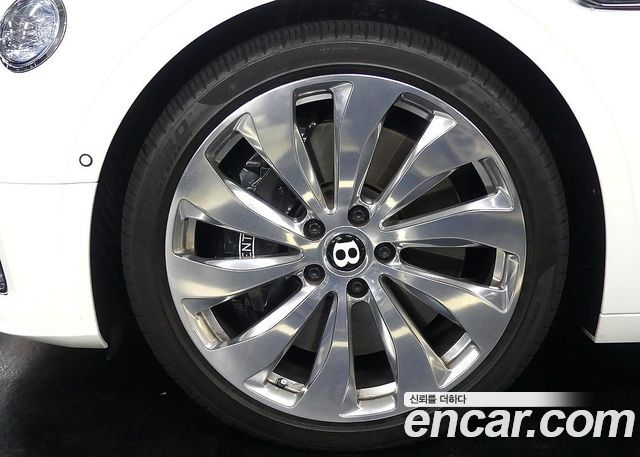 Bentley Flying Spur 3-го поколения 4.0 - фото 4