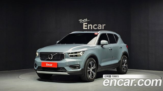 Volvo XC40 B4 Inscription - фото 0