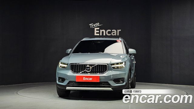 Volvo XC40 B4 Inscription - фото 2