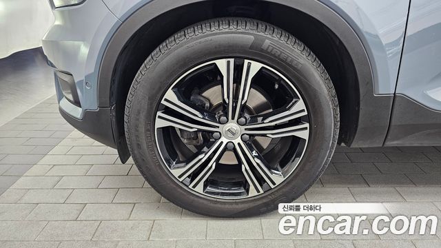 Volvo XC40 B4 Inscription - фото 4