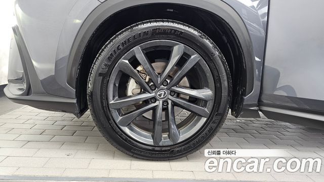 Lexus NX 2-го поколения Premium - фото 4