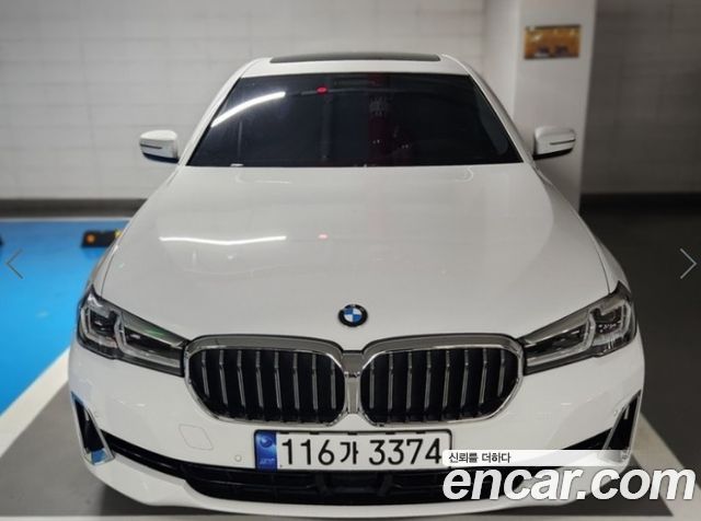 BMW 5-Series G30 530i Luxury - фото 0