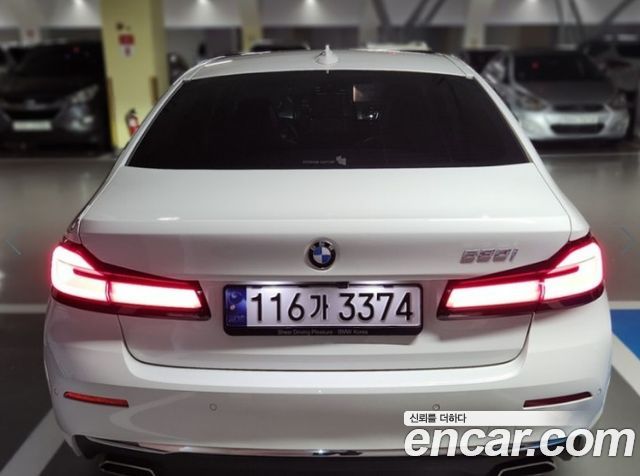BMW 5-Series G30 530i Luxury - фото 1