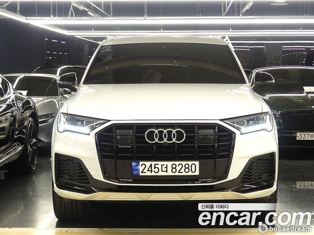 Audi Q7 55 TFSI Quattro Premium - фото 0