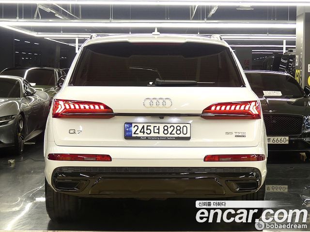 Audi Q7 55 TFSI Quattro Premium - фото 1