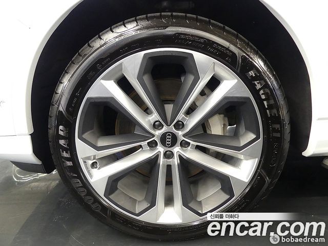 Audi Q7 55 TFSI Quattro Premium - фото 4