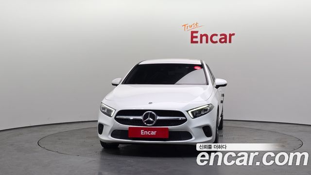 Mercedes-Benz A-Class W177 A250 4MATIC Sedan - фото 2