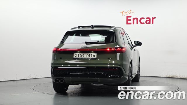 Audi Q5 40 TDI Quattro S Line Black Edition - фото 3