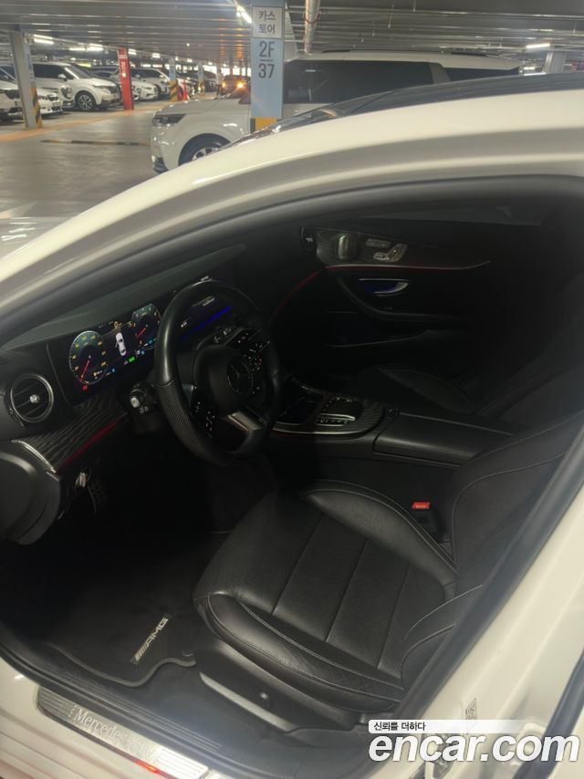 Mercedes-Benz E-Class W213 E350 4MATIC AMG Line - фото 2