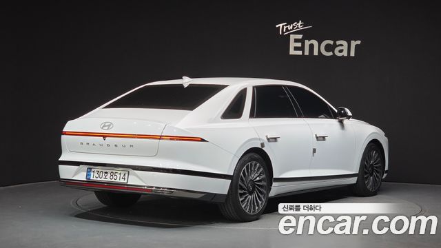 Hyundai Grandeur GN7, гибрид Calligraphy - фото 1