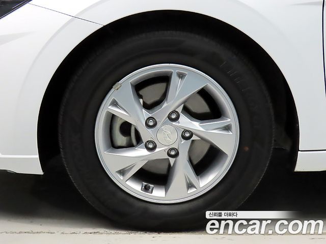 Hyundai Avante CN7 1.6 Modern - фото 4