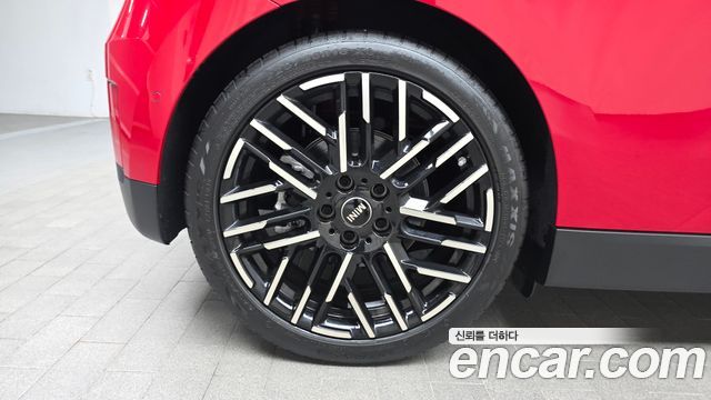 Mini Cooper 4-го поколения SE Favoured - фото 4
