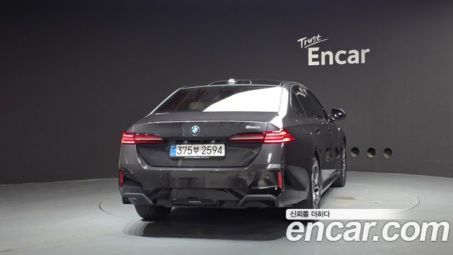 BMW 5-Series G60 520i M Sport - фото 3