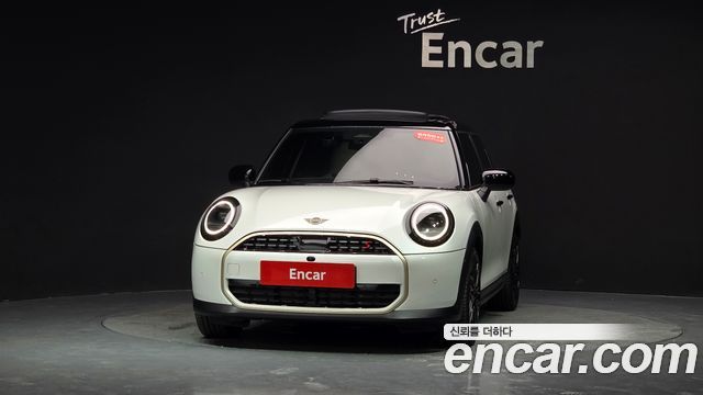 Mini Cooper 4-го поколения 5 Door Favoured - фото 1