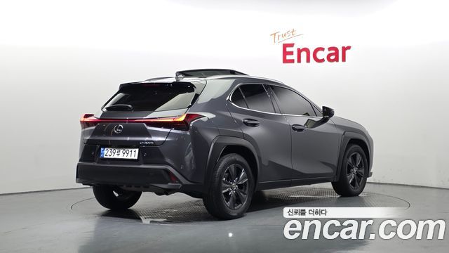 Lexus UX 2.0 2WD - фото 1