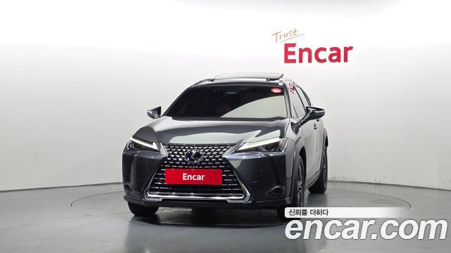 Lexus UX 2.0 2WD - фото 2