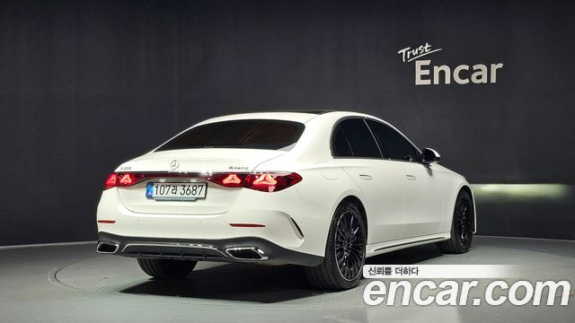 Mercedes-Benz E-Class W214 E300 4MATIC AMG Line - фото 1