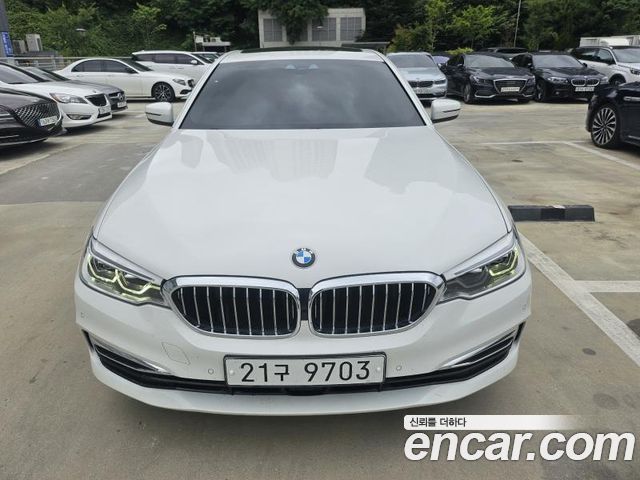 BMW 5-Series G30 520d Luxury Special Edition - фото 0
