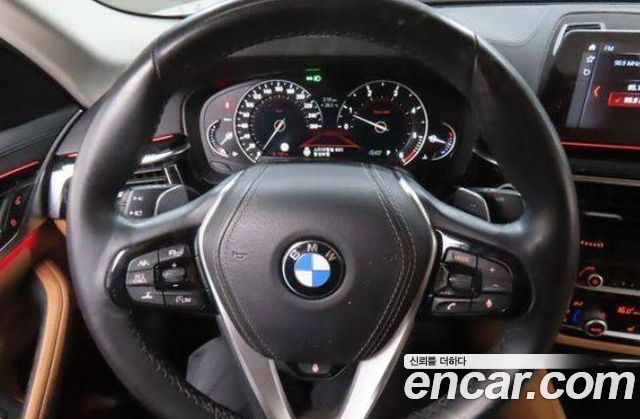 BMW 5-Series G30 520d Luxury Special Edition - фото 4