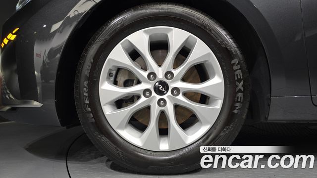 Kia K8 2.5 Gasoline 2WD Noblesse - фото 4