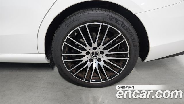 Mercedes-Benz C-Class W206 C200 Avantgarde - фото 4