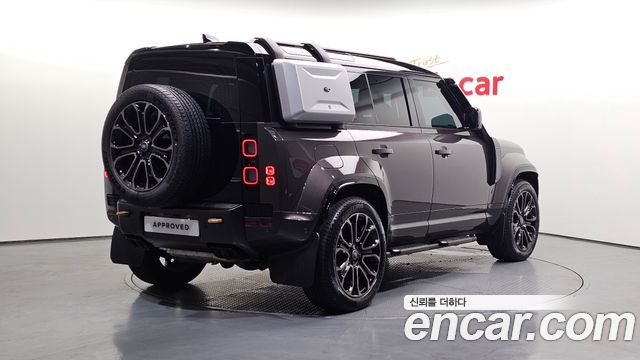 Land Rover Defender L663 110 P635 Octa - фото 1