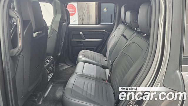 Land Rover Defender L663 110 P635 Octa - фото 3