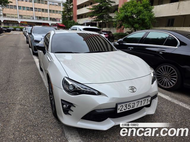 Toyota 86 2.0 - фото 0