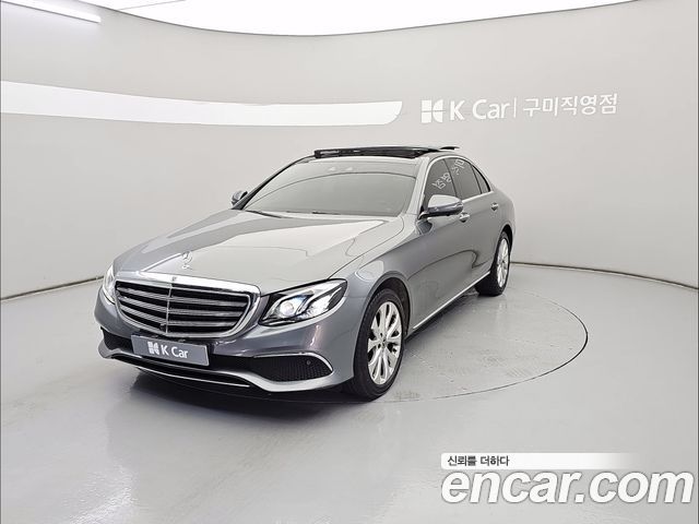 Mercedes-Benz E-Class W213 E300 Exclusive - фото 0