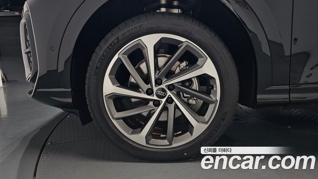 Audi Q5 40 TFSI 콰트로 S Line Sportback - фото 3