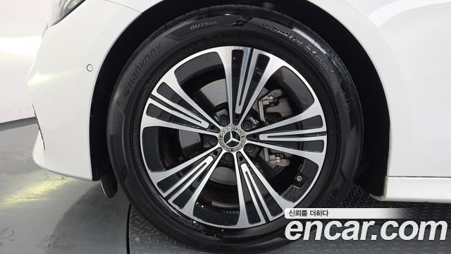 Mercedes-Benz E-Class W214 E200 Avantgarde - фото 4