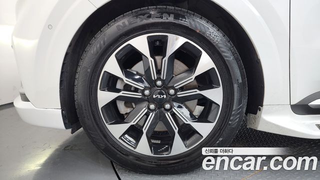 Kia Carnival 4-го поколения 9-Seater Hi-Limousine Signature - фото 4