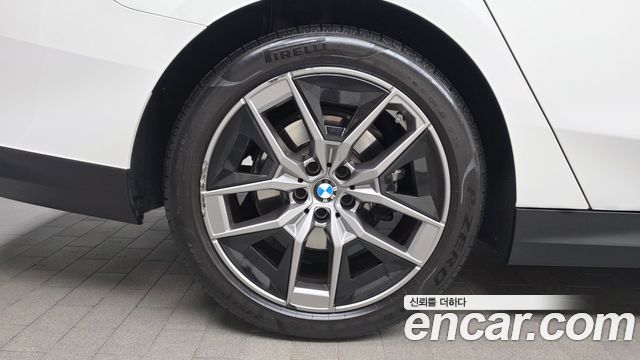 BMW 5-Series G60 530i xDrive - фото 4