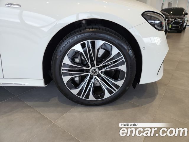 Mercedes-Benz E-Class W214 E350e 4MATIC - фото 4