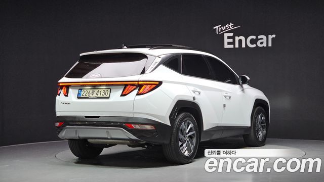 Hyundai Tucson NX4, гибрид Inspiration 2WD - фото 1