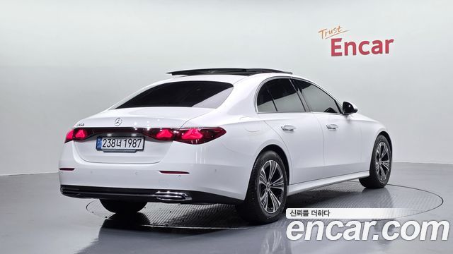 Mercedes-Benz E-Class W214 E200 Avantgarde - фото 1