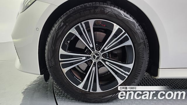 Mercedes-Benz E-Class W214 E200 Avantgarde - фото 4