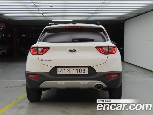 Kia Stonic 1.4 Prestige - фото 2