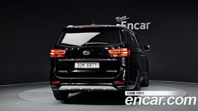 Kia Carnival Новый 7-Seater Limousine President - фото 3