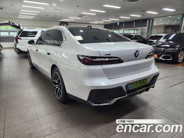 BMW 7-Series G70 740d xDrive M Sport - фото 1