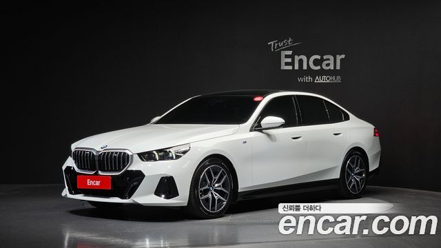BMW 5-Series G60 523d M Sport - фото 0