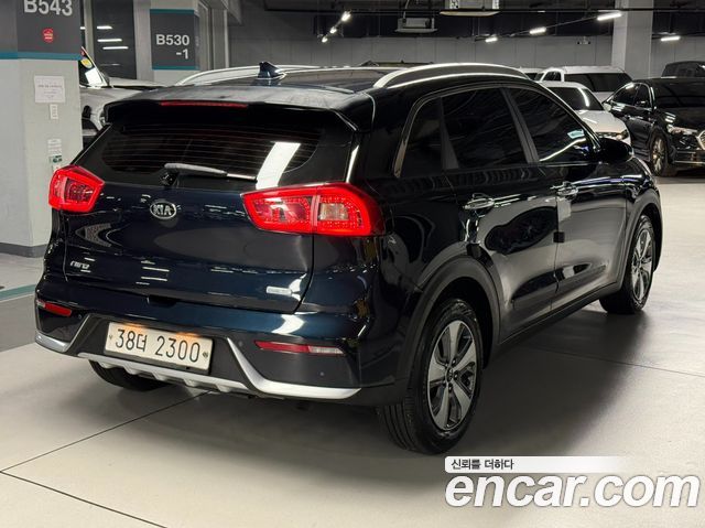 Kia Niro Prestige - фото 3