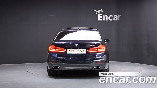 BMW 5-Series G30 530i M Sport Package Plus - фото 3