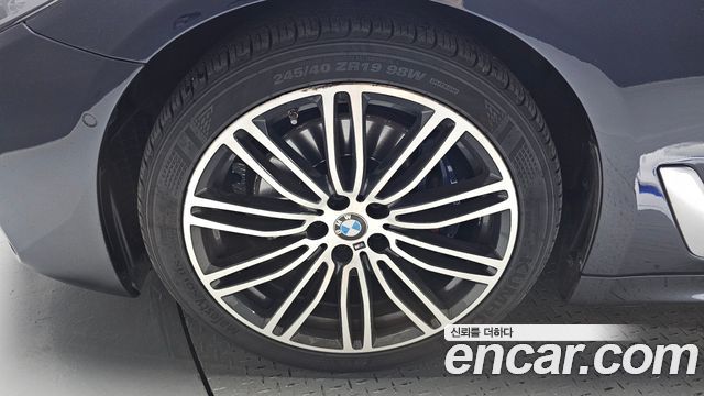BMW 5-Series G30 530i M Sport Package Plus - фото 4