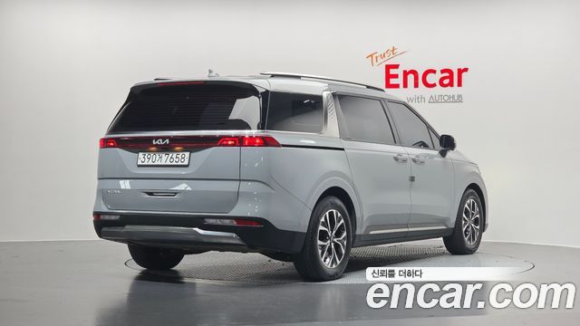 Kia Carnival 4-го поколения 9-Seater Signature - фото 1
